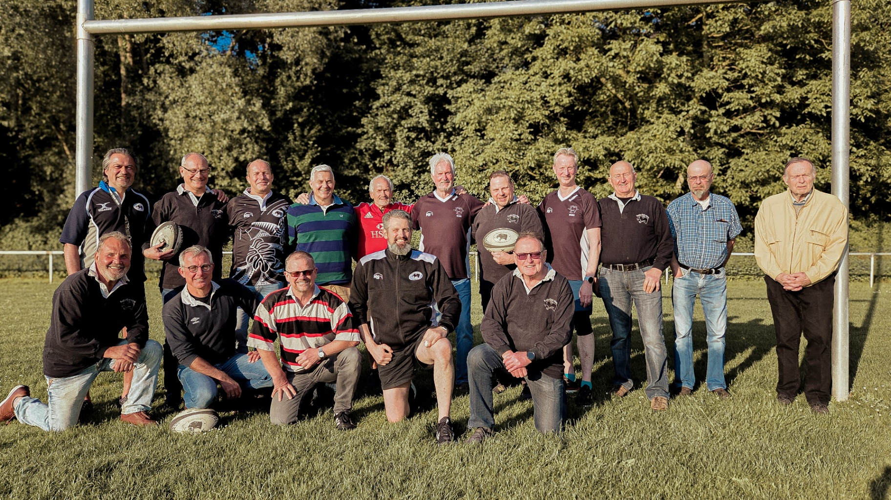 Die Grauen Panther des RC Hürth - Ehemaligen-Mannschaft auf dem Rugbyfeld